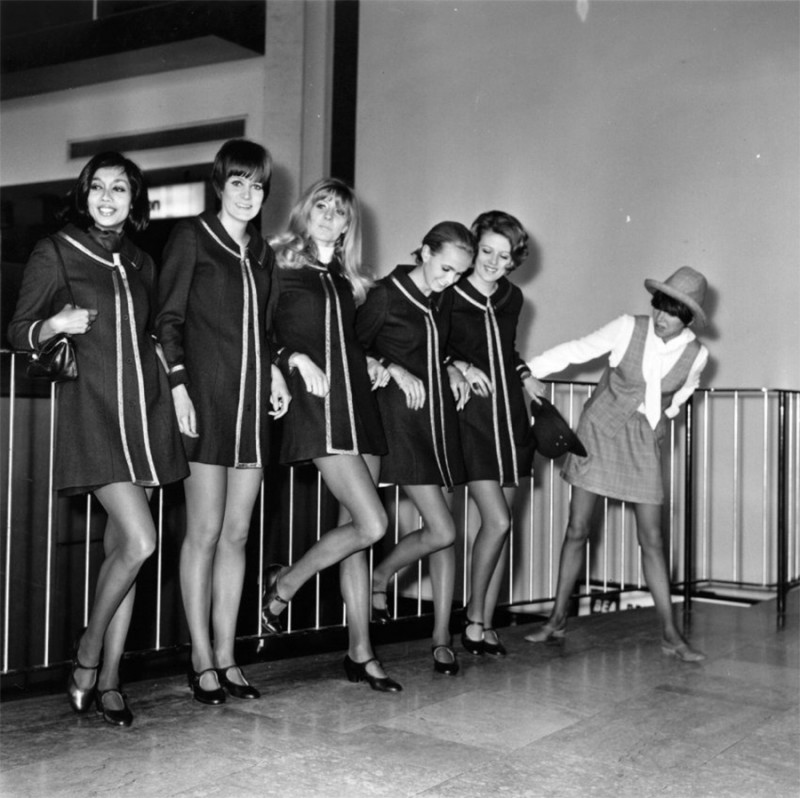 Sau này, Mary Quant cũng đã cải tiến chiếc đầm trở nên ngắn hơn thành chiếc Mini dress thời thượng